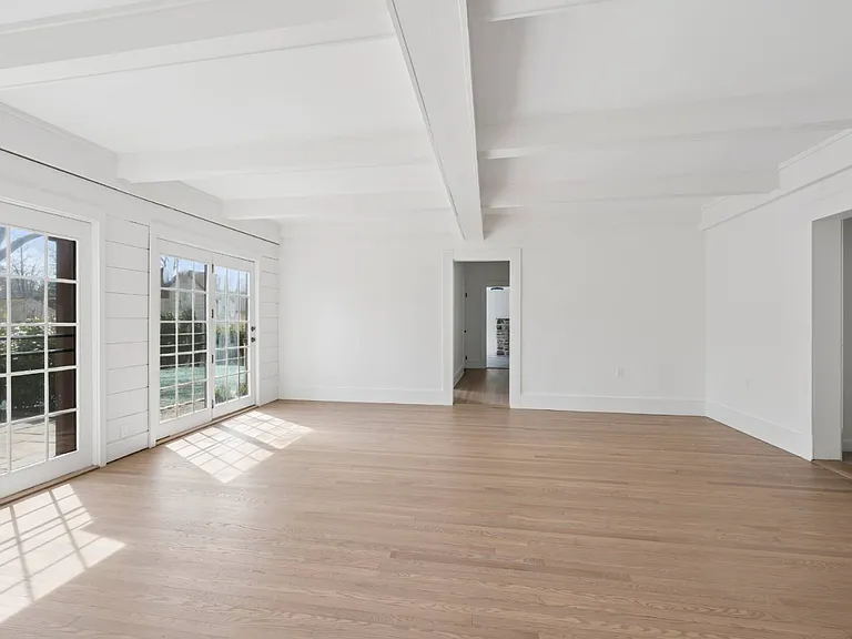 18 Lake Side Dr — Photo 8