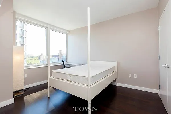 Rented by Town Residential | media 3