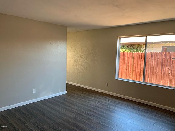 4th image of 1204 E Glade Ave