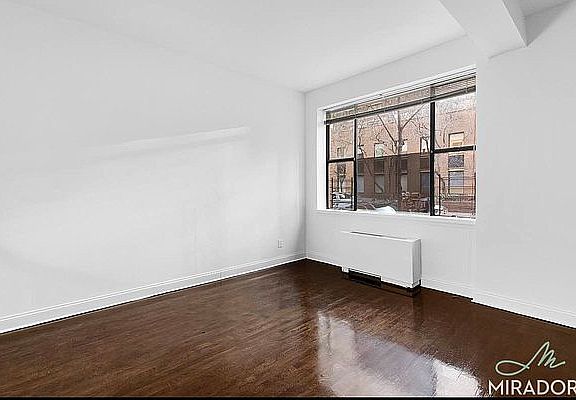 2nd image of 153 E 32nd St Lbby Ll