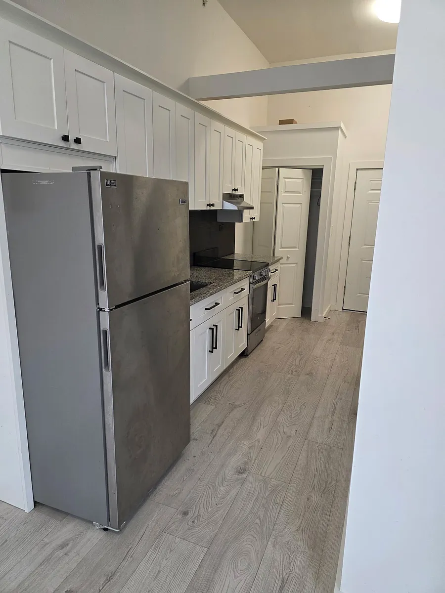 SHAKER KITCHEN - 136 Main St #1