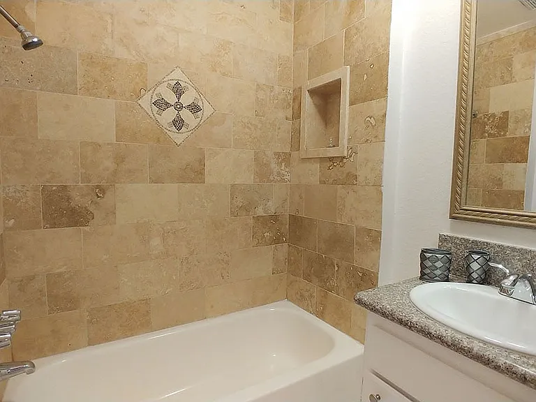 Five Star Suites — Photo 111
