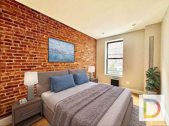 4th image of 323 Lincoln Pl APT 3R