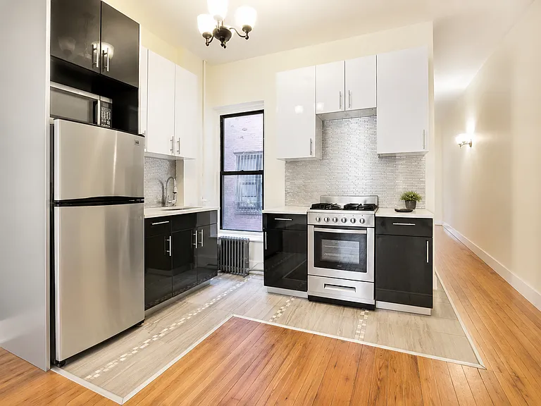 1316 Halsey St #2L — Photo 2