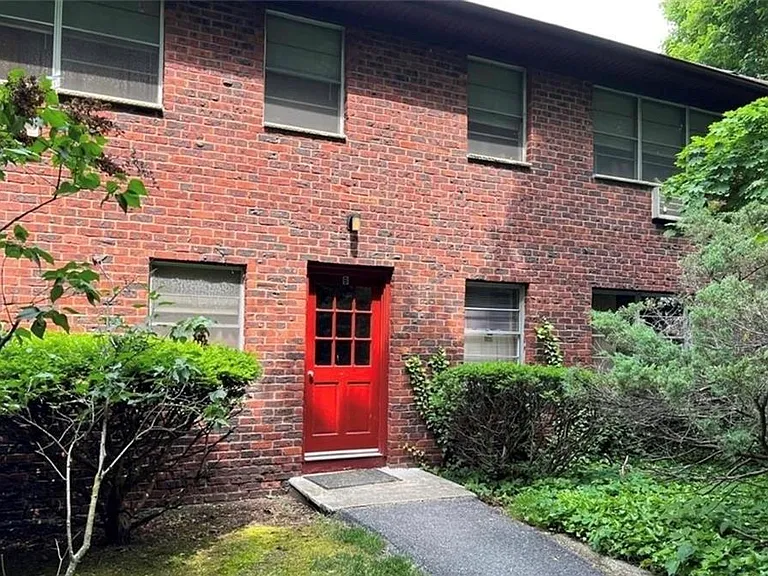 65 Curie Rd #F1 — Photo 2