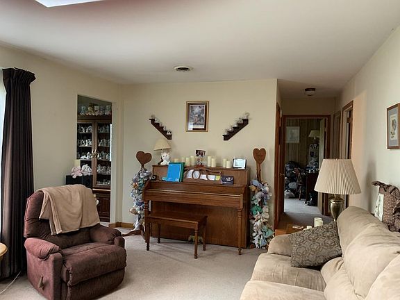 4th image of 153 Catalpa Dr