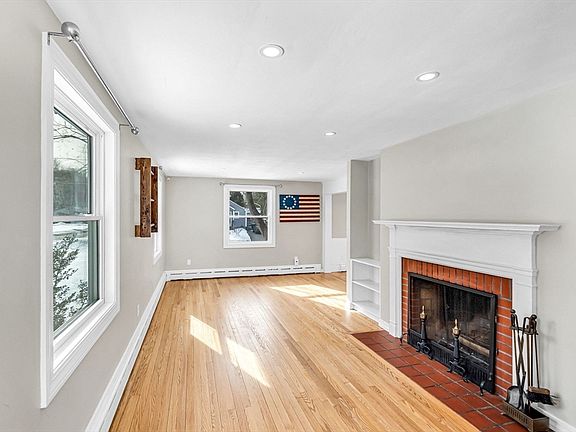 3rd image of 140 Slumber Ln