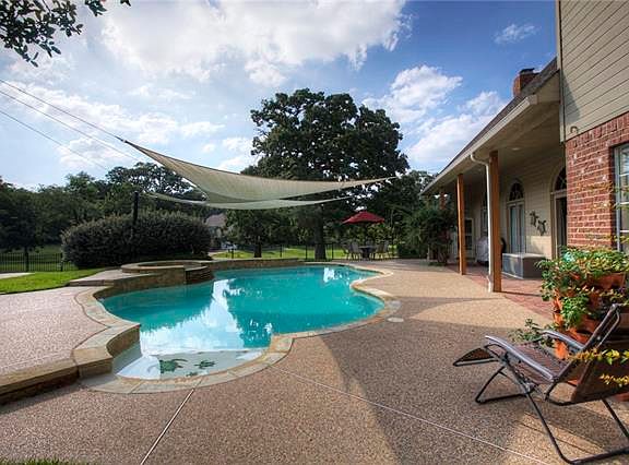 2nd image of 3 Eagles Nest Ln