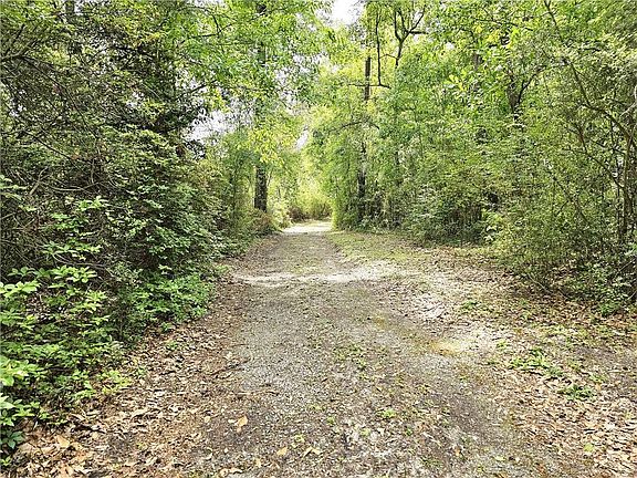 5th image of 40477 Crawford Landing Rd