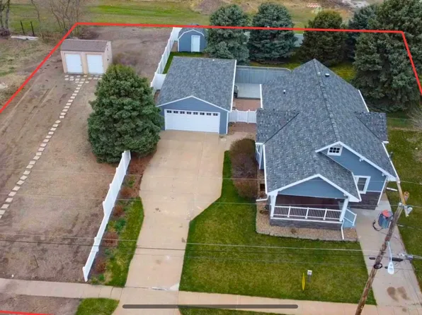 141 E Park St, Hastings, NE 68901