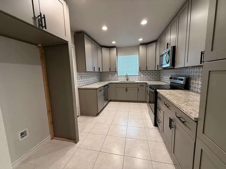 231 Gazel Dr — Photo 8
