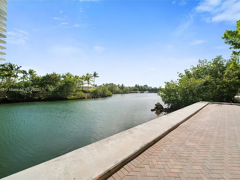 Sunny Isles Blvd — Photo 4