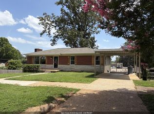 1514 Oak Grove Blvd, Sheffield, AL 35660