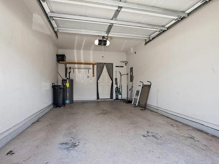 677 Scrub Jay Dr — Photo 13