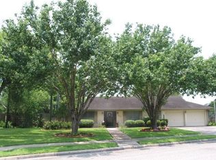 201 Banbury Ln, Victoria, TX 77904