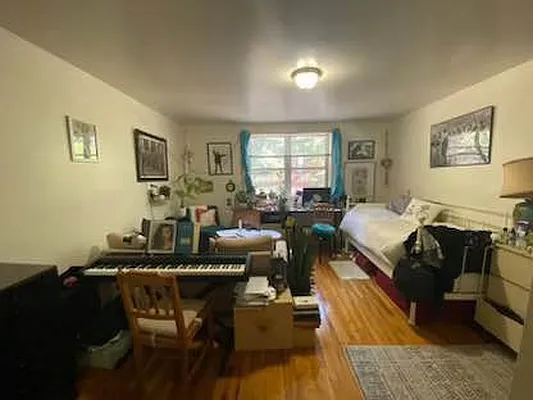 Rented by City Connections Realty | media 1