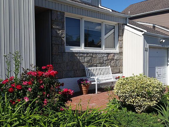 2nd image of 18 Wesley Dr