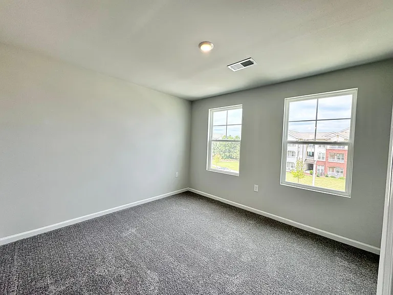 2505 Kasota Ln — Photo 16