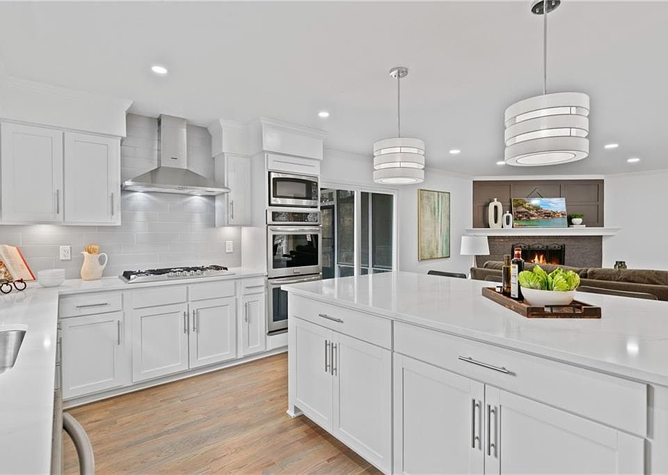 1st image of 935 Tiber Cir