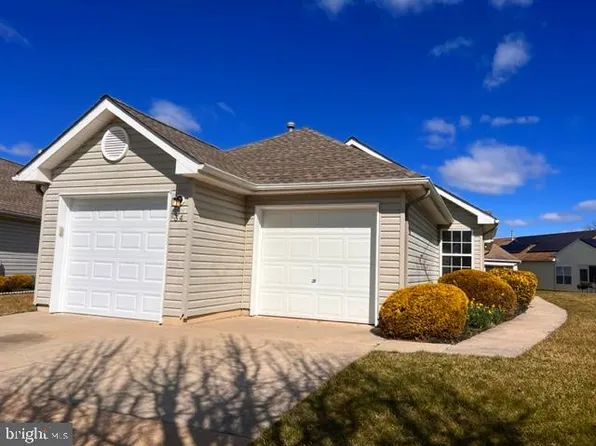 34 Palmer Sq, Beverly, NJ 08010