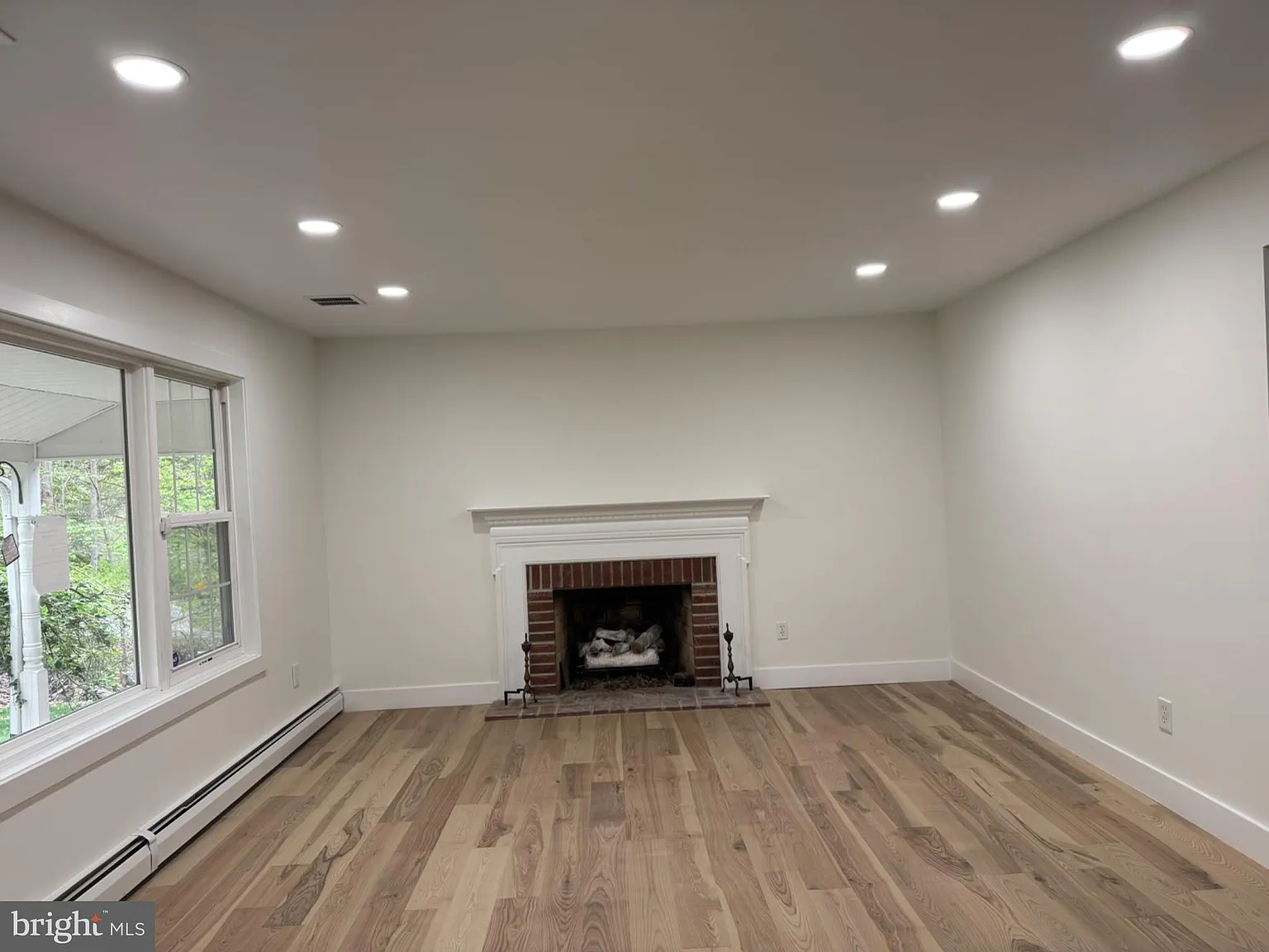 4 bed, 3.5 bath, 3164 sqft, $4,500 — Photo 2