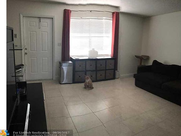 5th image of 309 NE 16th St APT 7C