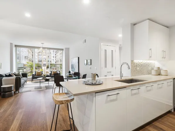 1200 Avenue At Port Imperial image 4 of 28