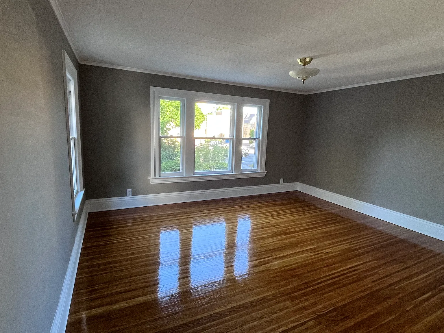 2 bed, 1200 sqft, $1,750 — Photo 2