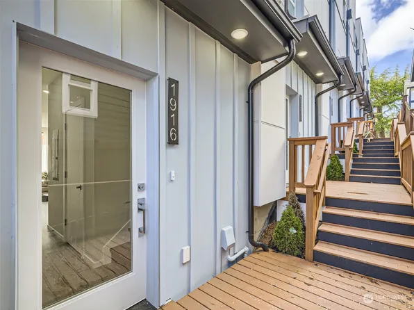 1916 S Grand Street, Seattle, WA 98144