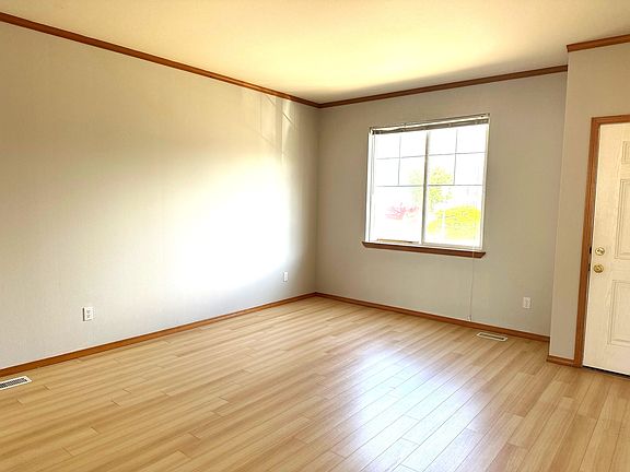 4th image of 2213 179th Pl SW