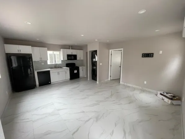 6049 Peppertree Ln, Simi Valley, CA 93063