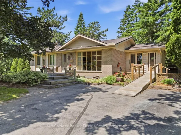951 Saint Pauls St, Peterborough, ON K9H 6J7