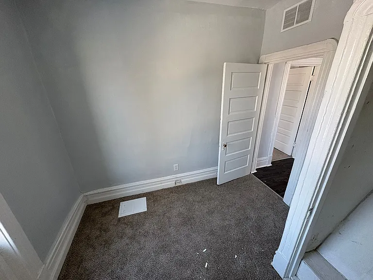 5846 Page Blvd #B — Photo 3