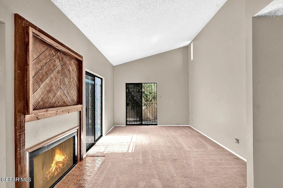 2 bed, 2.0 bath, 1096 sqft, $1,250 — Photo 4