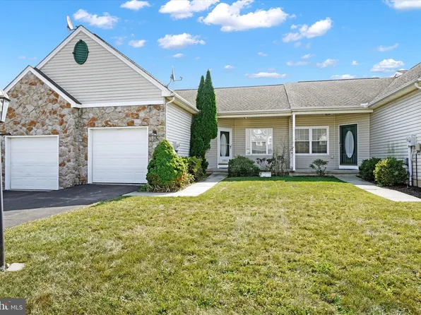 1893 Deerfield Dr, Dover, PA 17315