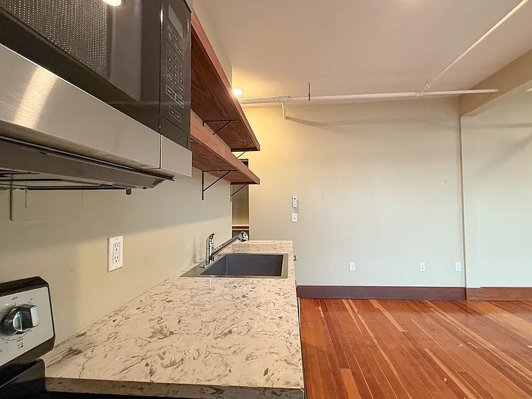 17 SW Frazer Ave — Photo 8
