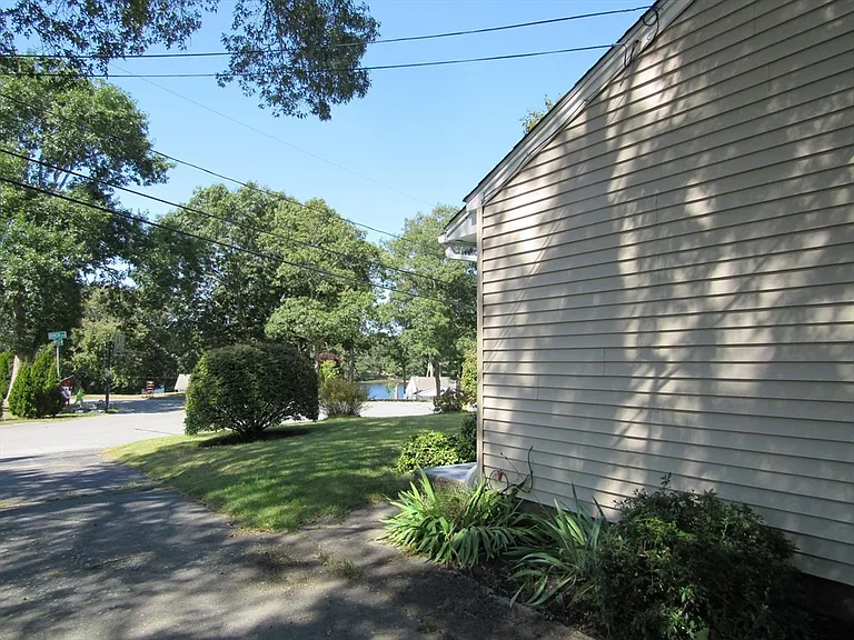 22 Birch St — Photo 18
