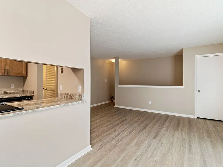 1180 Indian Rd — Photo 3
