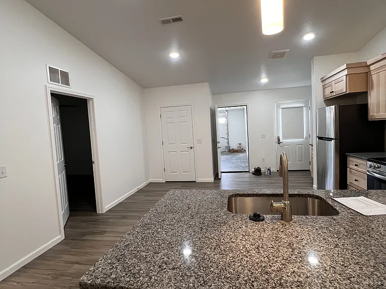 212 S Taylor St — Photo 23