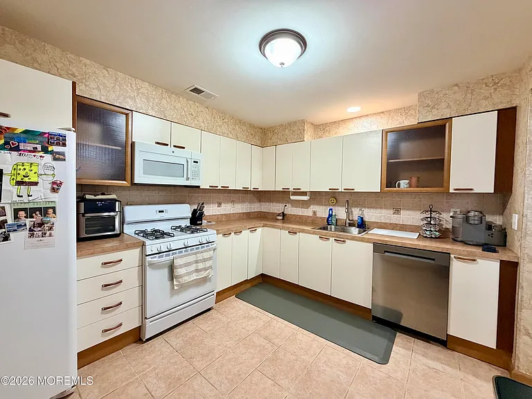 743 Banyan Ct — Photo 5