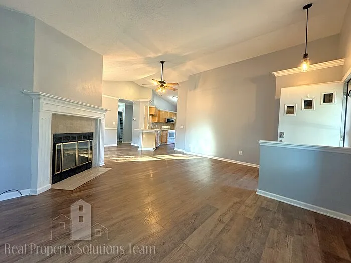 1213 Tillicum Dr — Photo 4