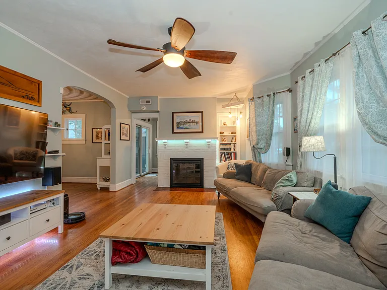 3577 Westminster Ave — Photo 5