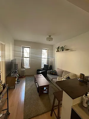 Rented by Weinstein Realty Group | media 7