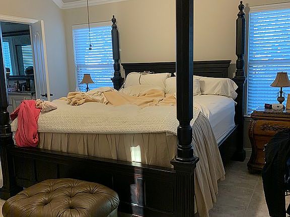 4th image of 4206 Pecan Ln