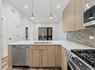2317 N Clark, Chicago, IL 60614