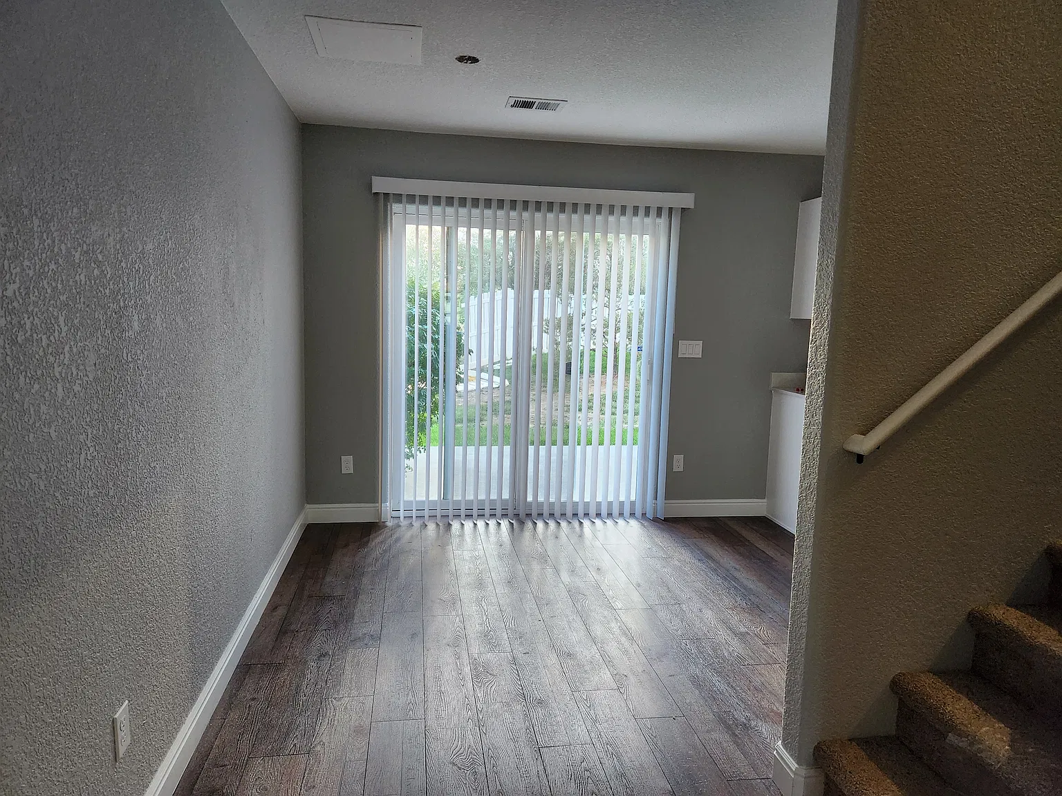 3 bed, 2.5 bath, 1302 sqft, $2,350 — Photo 4