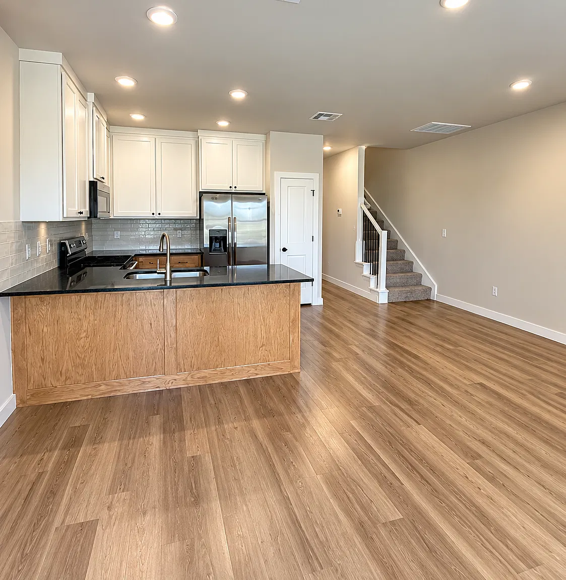 3 bed, 2.5 bath, 1414 sqft, $1,895 — Photo 3