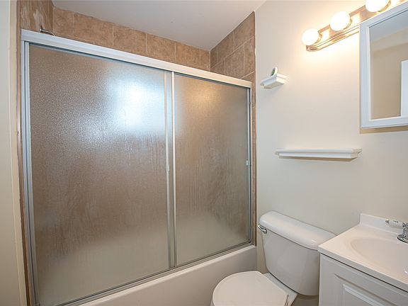 5th image of 89 Seymour Ln
