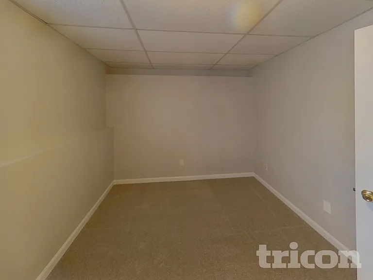 3385 Newberry Ln — Photo 13