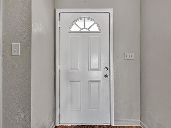 4th image of 2323 Ranch Rd NW